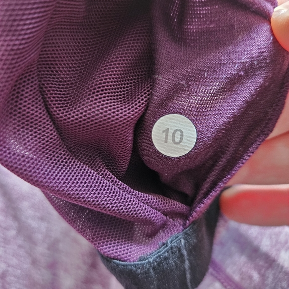 Lululemon Scoop Tank - Picture 5 of 5